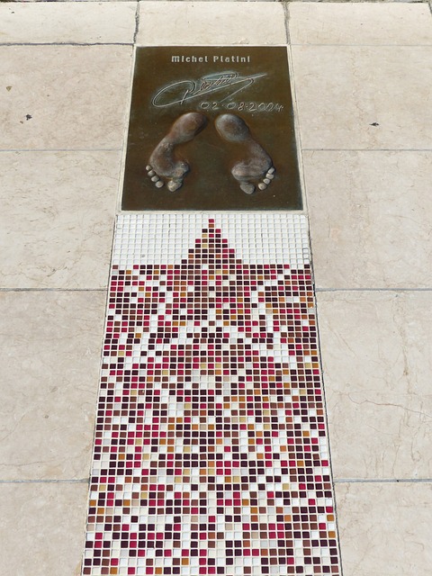 更标志着球 更标志着球